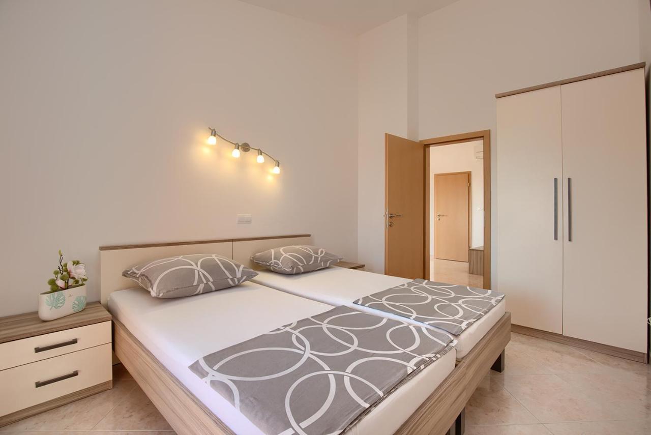 Apartments Orange Medulin Luaran gambar